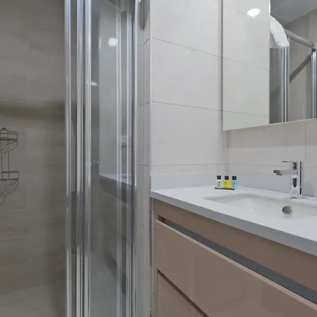 Modern Furnished In Istanbul By Iradah Gayrimenkul アパート